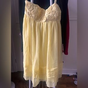 BCBG strapless yellow dress size wedding party women dressy floral flower